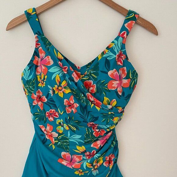 *Lands' End Swimsuit SlenderSuit Tummy Control Skirted One Piece Size 8 DD - Picture 4 of 11